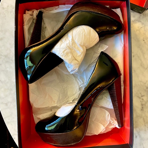 ๐ค๐คBCBG MaxAzria Black Patent Ma-Diva Heels - Picture 3 of 14